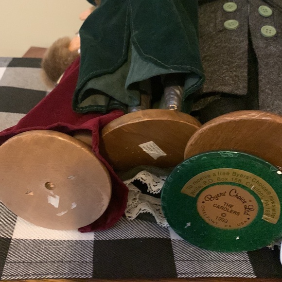 The Carolers - 9 Figures - Picture 8 of 9